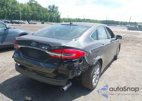 2017 Ford Fusion Energi Se Luxury z USA, uszkodzony, nr VIN 3FA6P0PU3HR121802